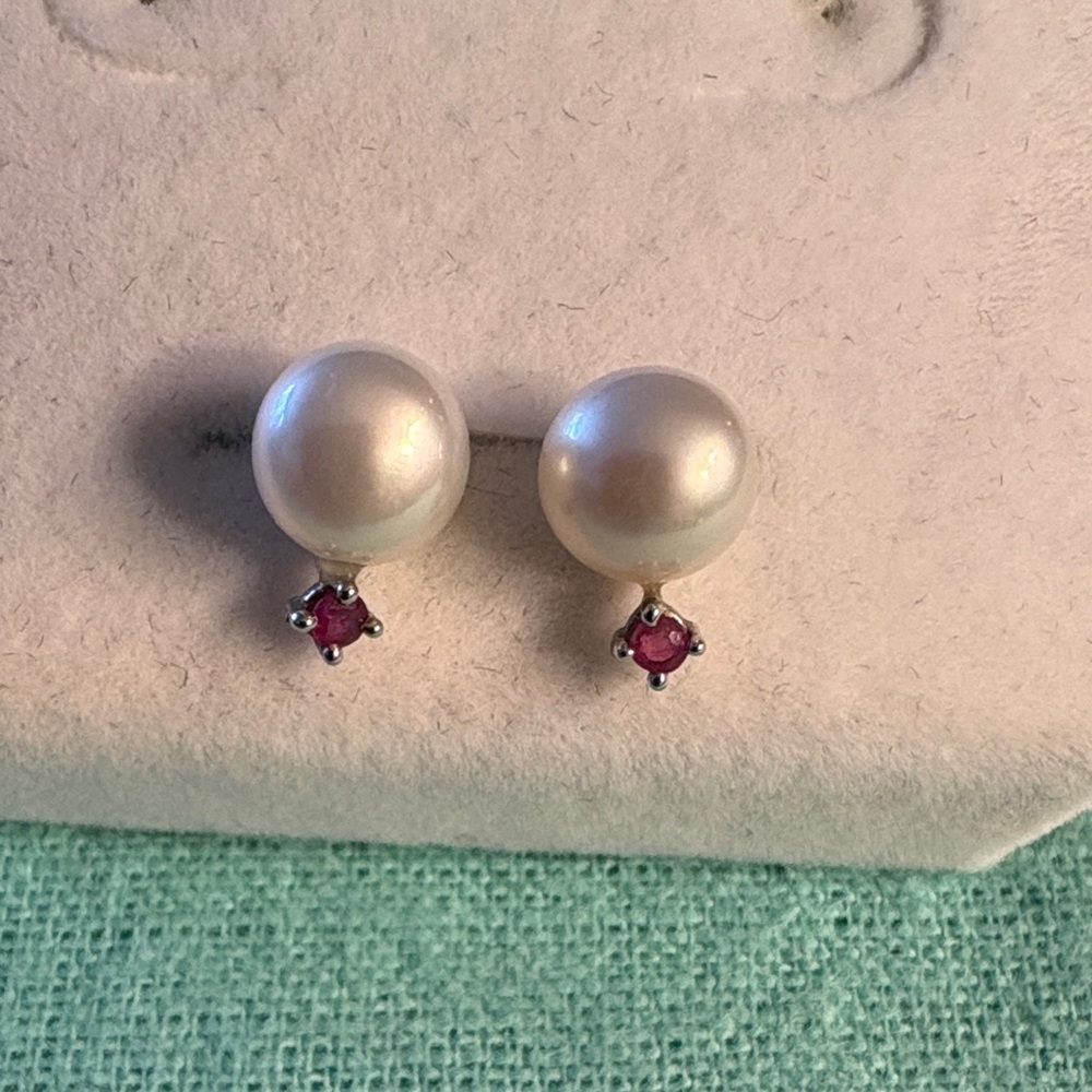 Pearls With Rubies Stud Earrings In White Gold